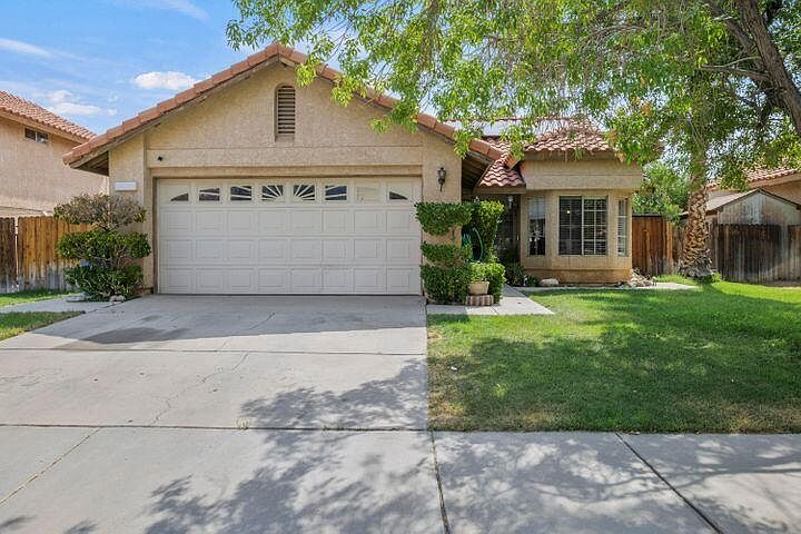 1st image of 44208 N Balmuir Ave