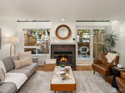 512 10th Avenue E #3, Seattle, WA, 98102