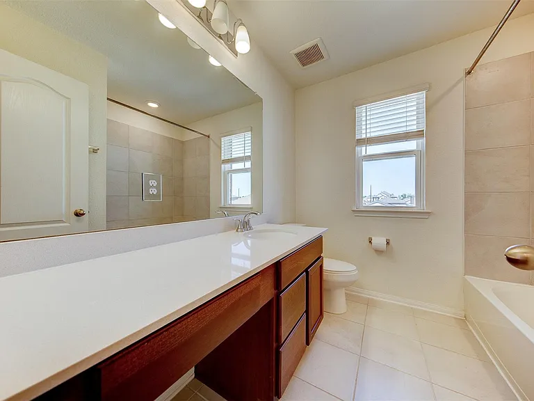 7218 Bakersfield Ct — Photo 26