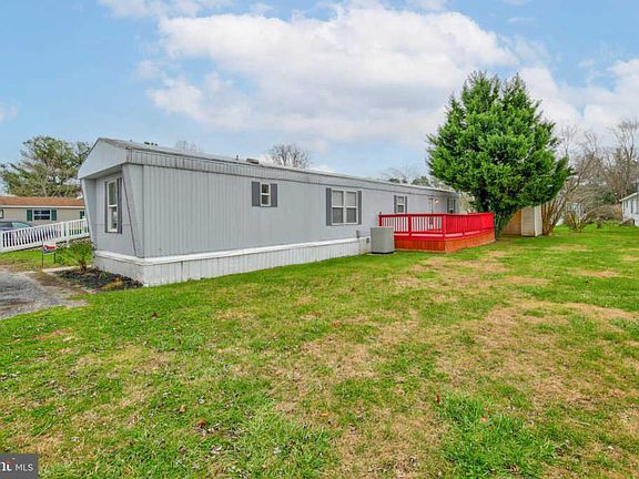 2nd image of 31692 Sycamore Ct