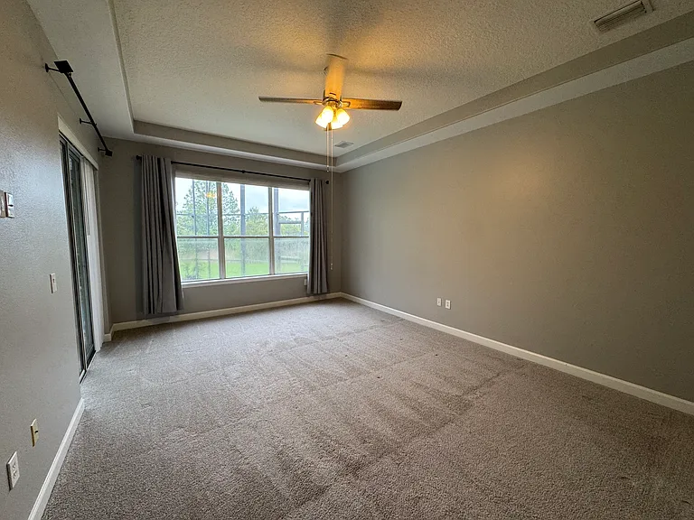 142 Harrington Ct — Photo 6