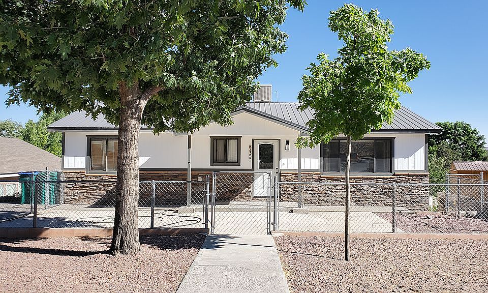 1st image of 2305 Cliffside Dr