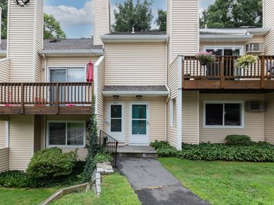 8 Rose Lane APT 26-8, New Fairfield, CT, 06812