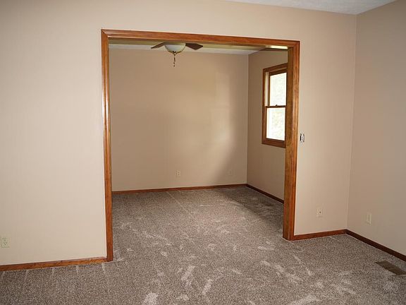 Den - Brand New Carpet