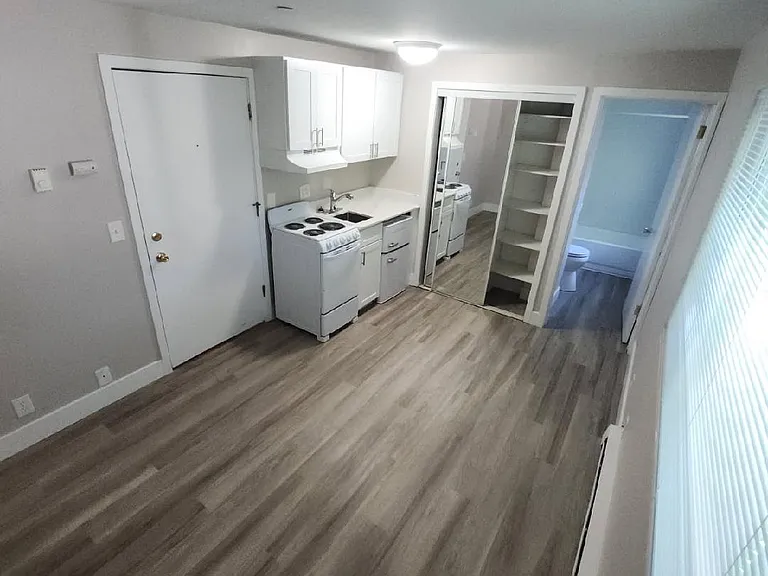 400 E Union St #7 — Photo 3