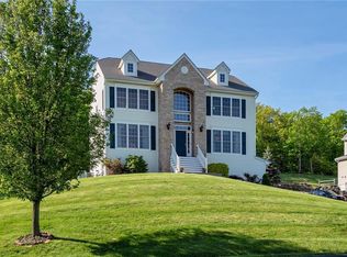 27 Heather Rdg, Highland Mills, NY 10930