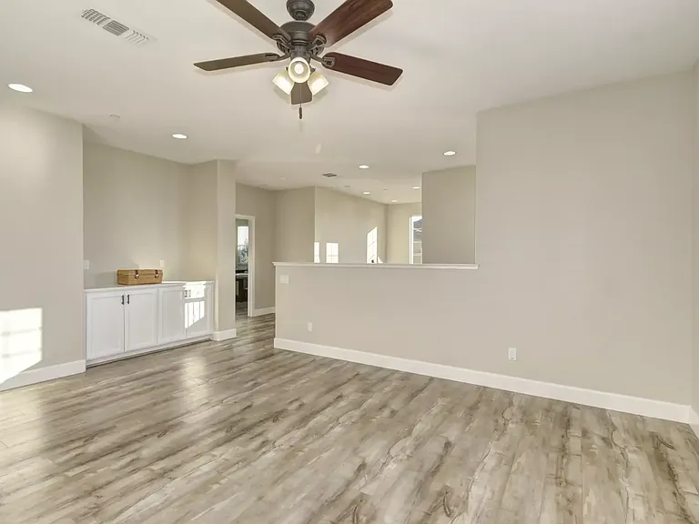 5654 Saratoga Cir — Photo 14
