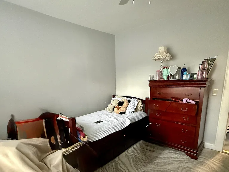 Bedroom 2 with ceiling fan