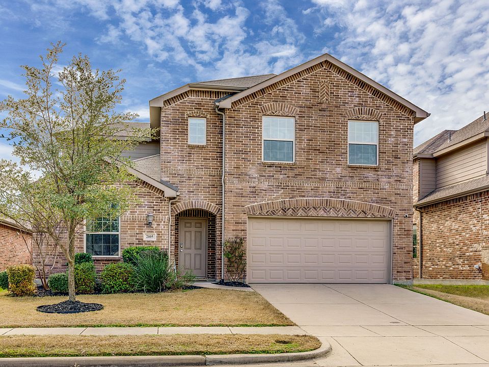 2105 Red River-2.jpg