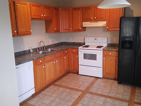 3rd image of 1723 Lakeland Cir