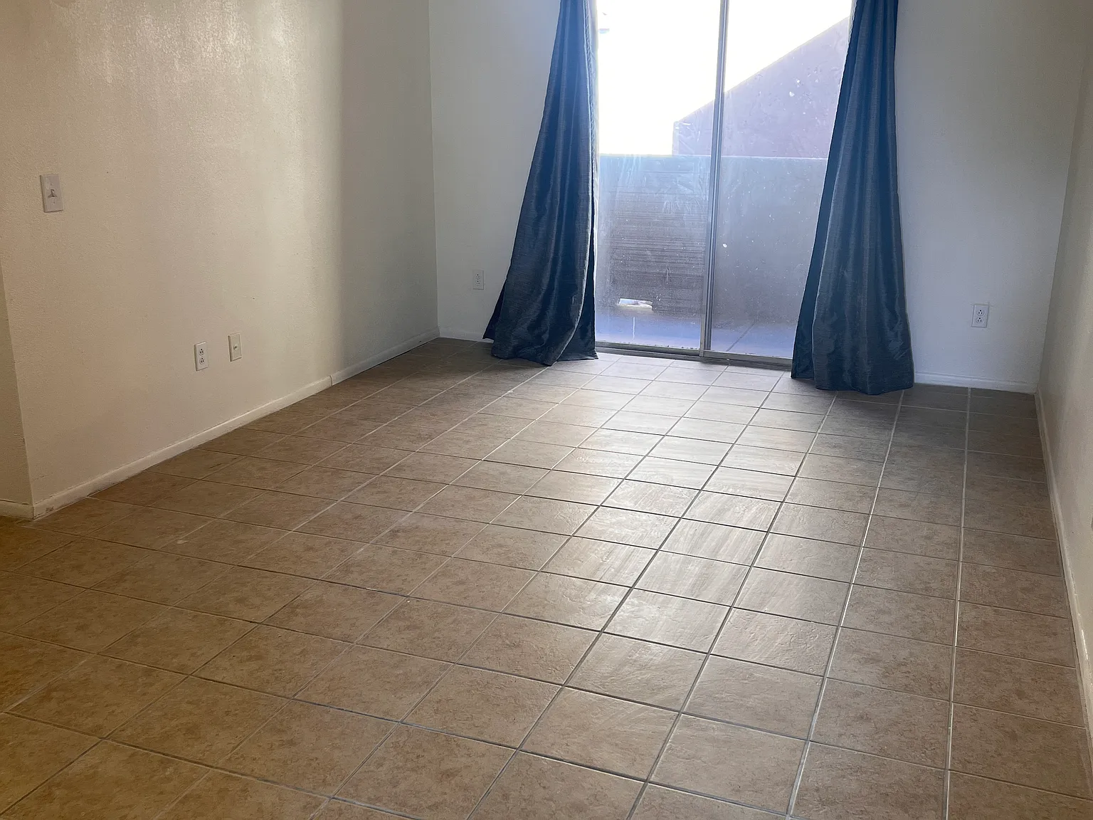 2 bed, 650 sqft, $1,000 — Photo 3