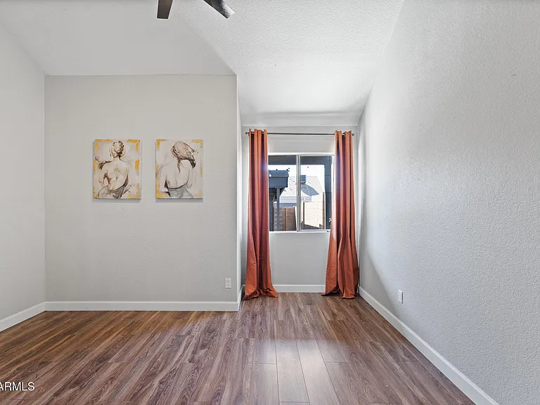 2129 W Rose Garden Ln — Photo 21