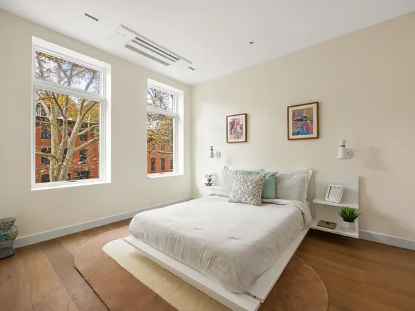 21 Lefferts Place image 4 of 11