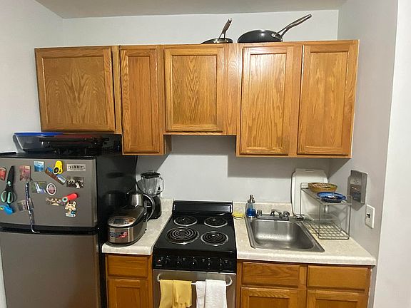 4th image of 454 9th Ave APT 13
