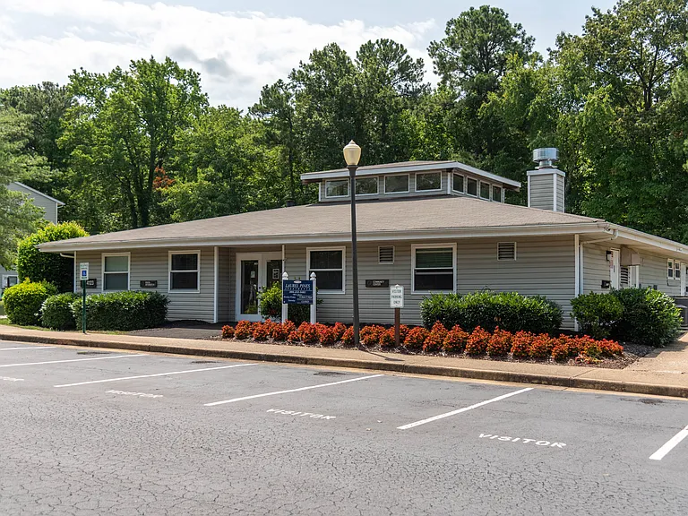 Laurel Pines — Photo 18