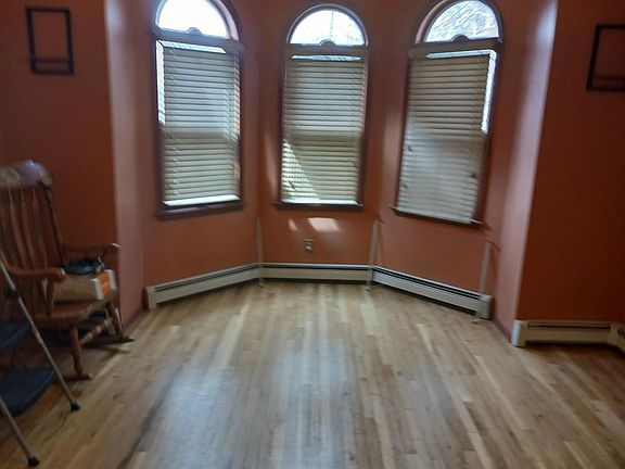 3rd image of 44 Belden St Floor 2