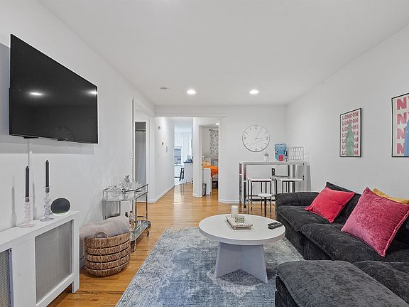 2nd image of 1038 Willow Ave APT 3