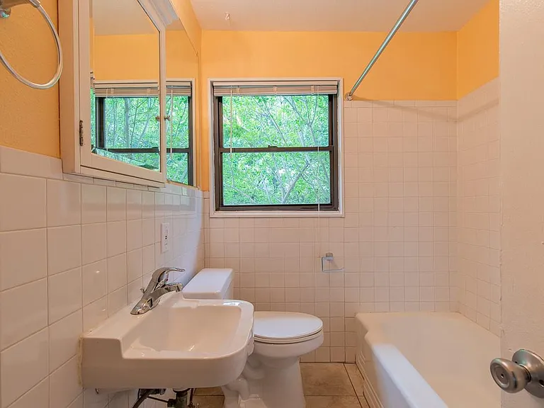 5514 Grover Ave — Photo 8