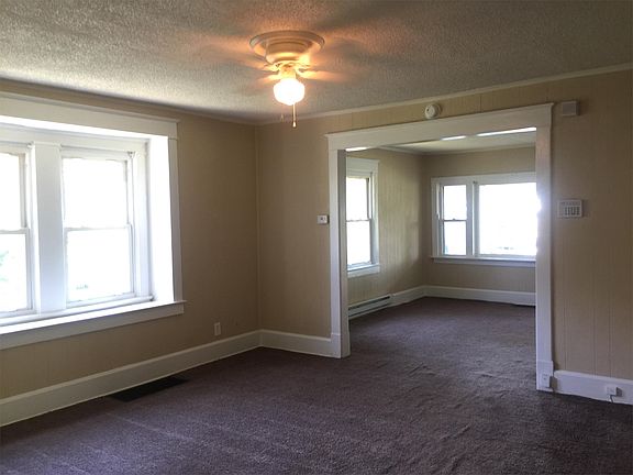 4th image of 3221 N 33rd St
