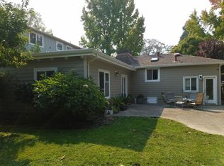 12 Meadow Dr, San Rafael, CA 94903