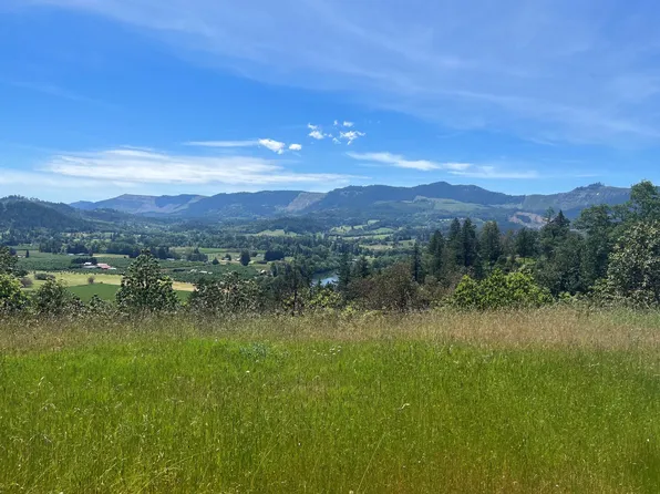 9581 Garden Valley Rd, Roseburg, OR 97471