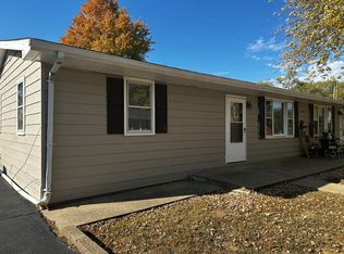 5806 W Farmington Rd #B, Peoria, IL 61604