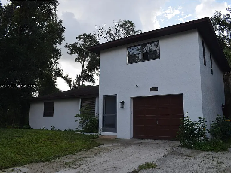 17113 Russell Ave — Photo 2