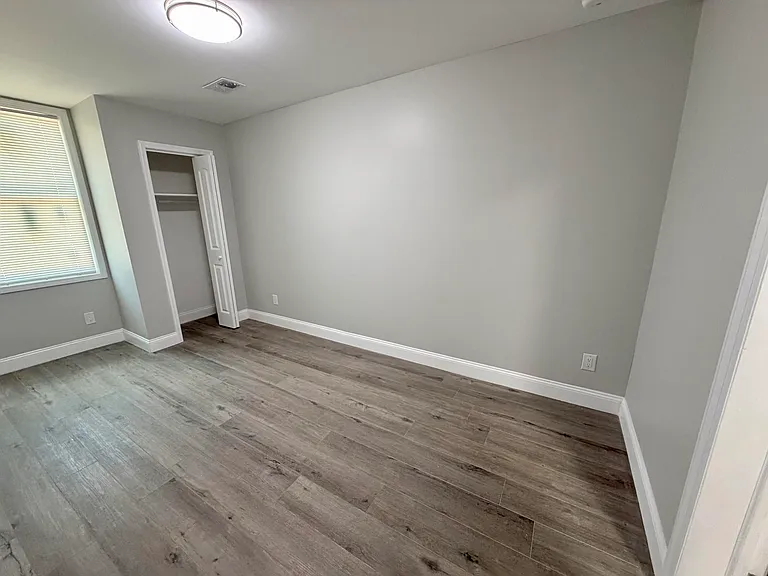 341 Grosvenor Ave #3 — Photo 6