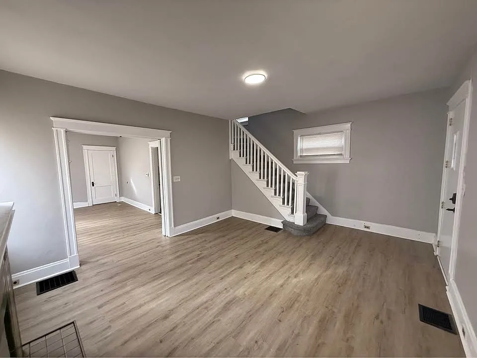 3 bed, 1238 sqft, $1,950 — Photo 3