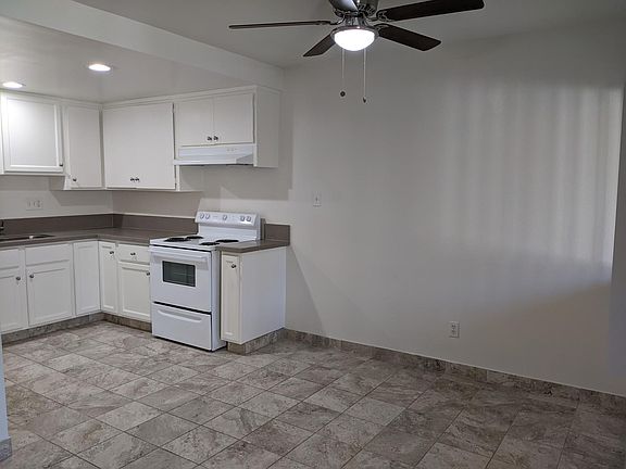 Dining/kitchen