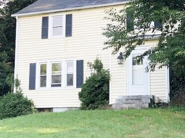 5074 E Lee Hwy, Max Meadows, VA 24360