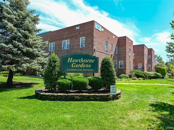 153 Smith St F22, Freeport, NY 11520