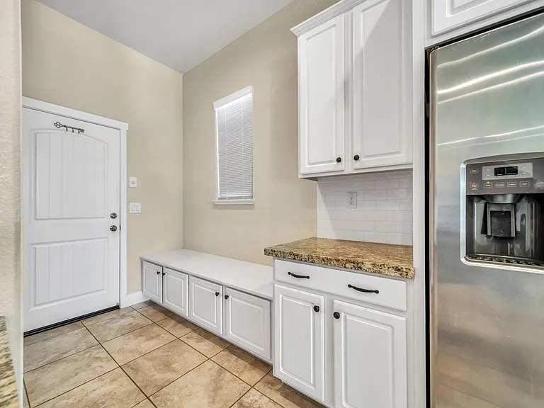 1914 Balsam Ct — Photo 22