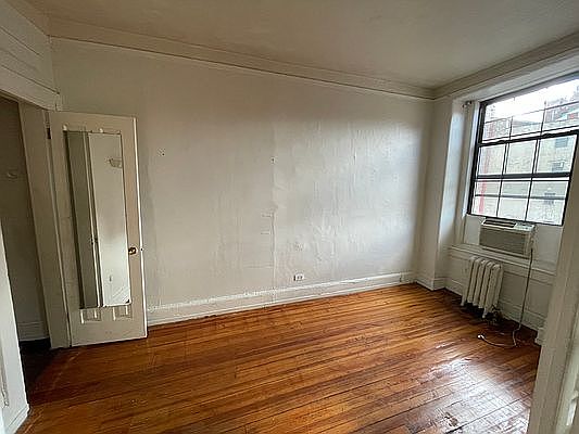 2nd image of 41 W 8th St APT 3