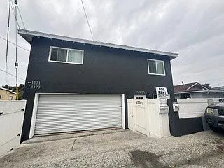 1173 Van Pelt Ave. - 1173 1/4 — Photo 1