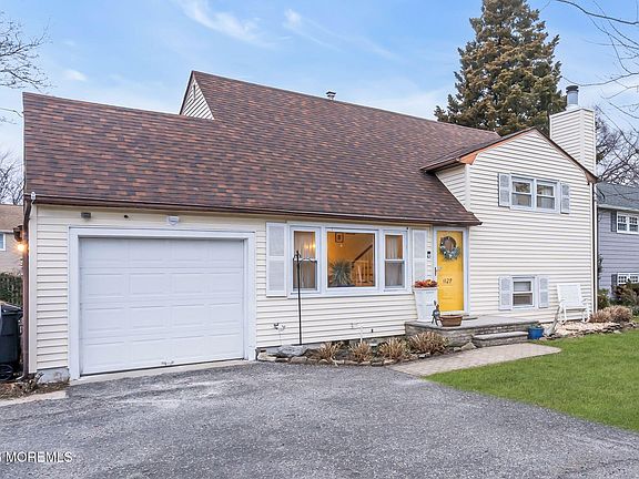 3rd image of 1129 Roe Avenue