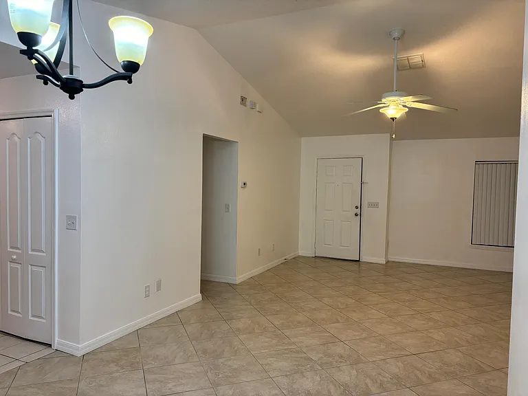 244 Hammock Ct — Photo 5