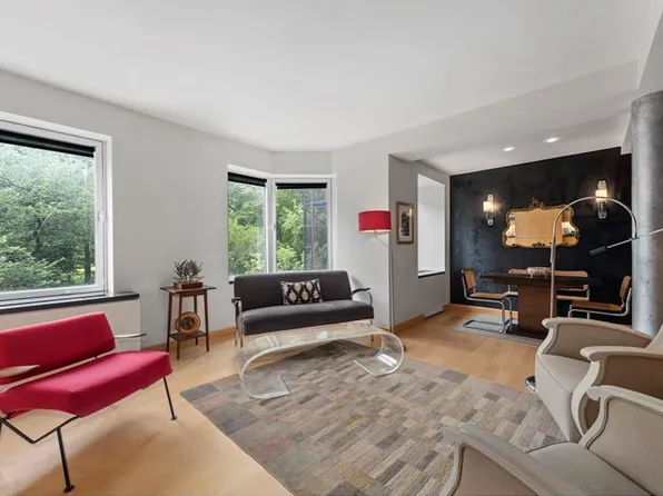 870 5th Avenue image 6 of 13