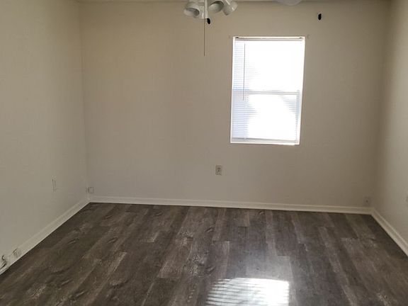 5th image of 821 S Avenue C