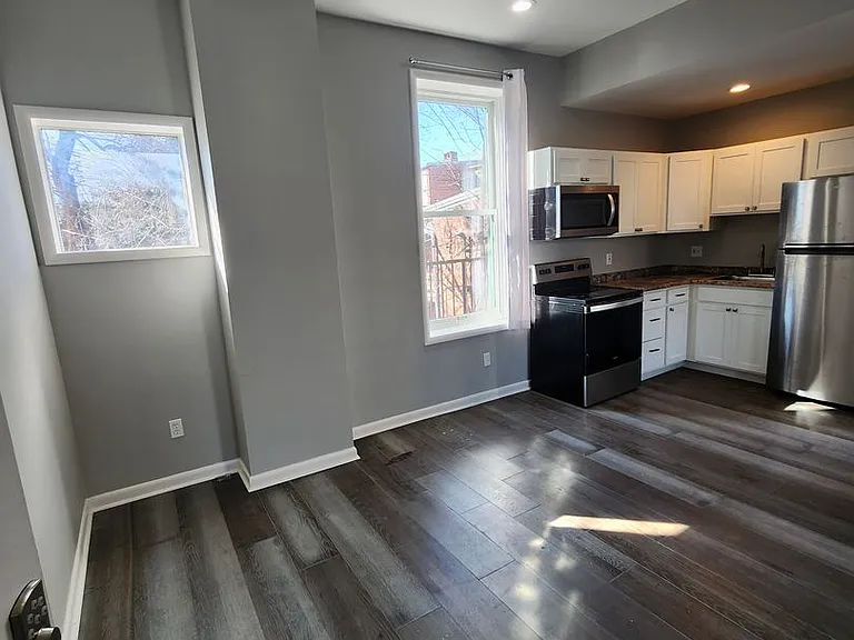 265 Boas Street — Photo 3