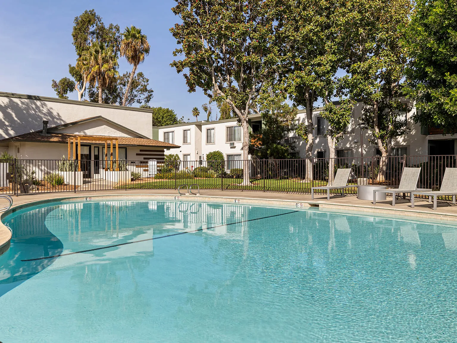 Villas — Photo 1