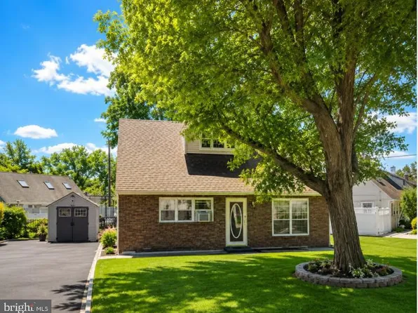 587 Arbor Rd, Morrisville, PA 19067