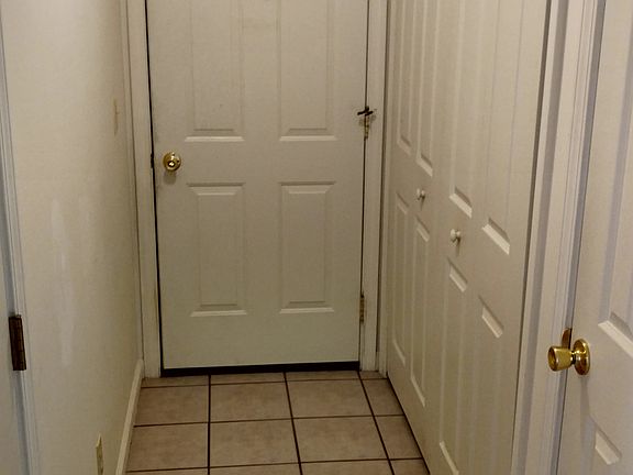 Utility Hall - Washer, Dryer Hookups