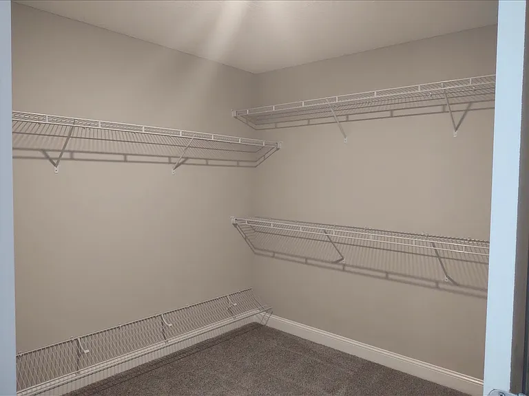 460 Thorp Cir — Photo 21
