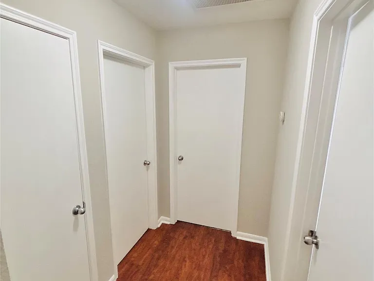 8134 Sanders Forest Ct — Photo 31