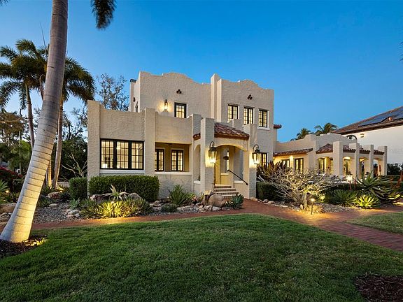 2nd image of 1905 Alta Vista St