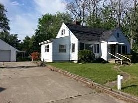 1st image of 718 W Berry Ave