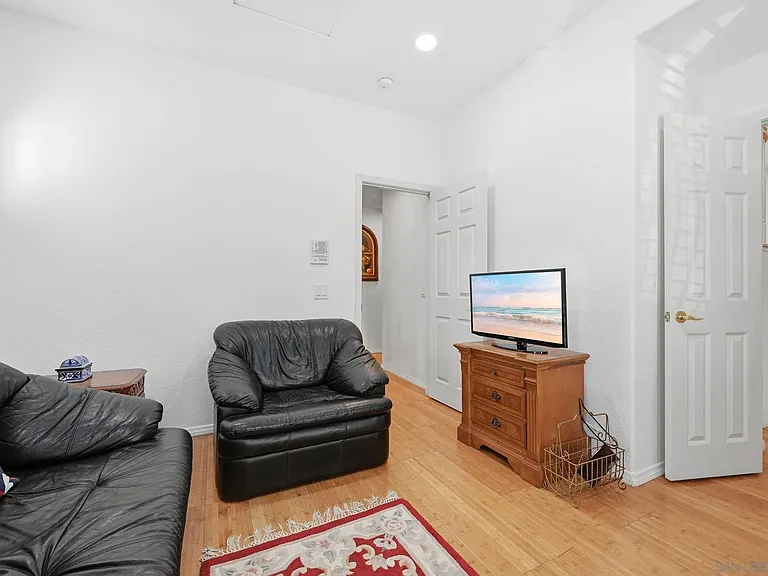 8010 Gilman Ct — Photo 10