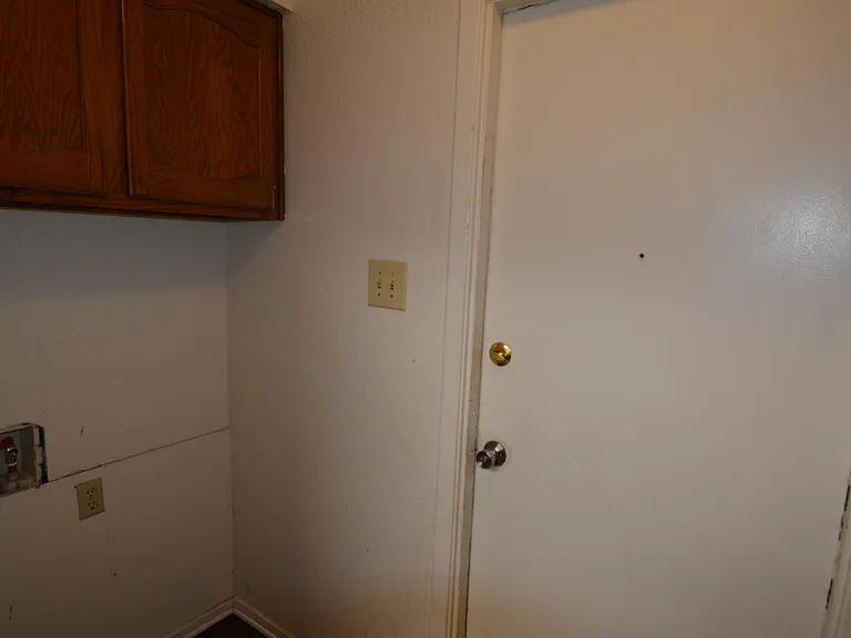 606 Starlinda Ct #B — Photo 9