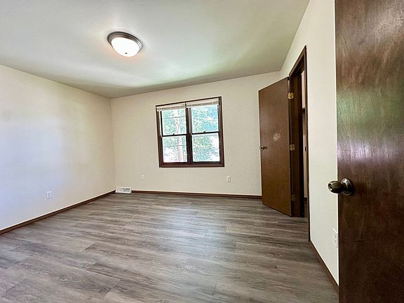 4th image of 312 S Sawyer St #9